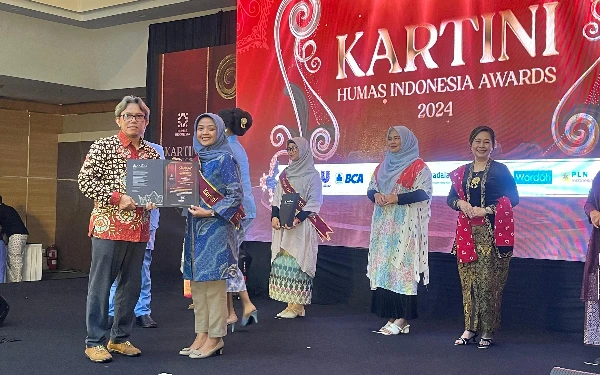 Thumbnail Berita - Vinda Maya Setianingrum dari Unesa Raih Juara Pertama Kompetisi Kartini Humas Indonesia