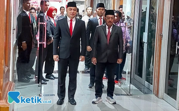 Thumbnail Jadi Calon Tunggal Pilkada Surabaya 2024, Intip Kekayaan Eri Cahyadi dan Armuji