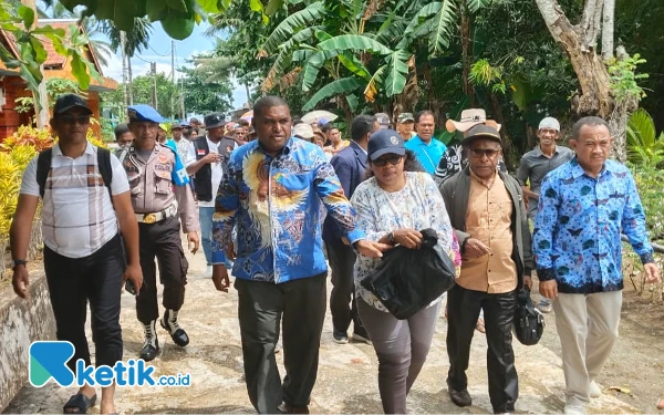 Foto Kunjungan kerja MRP-PBD ke Kabare untuk melakukan Verifikasi Faktual keaslian OAP Abdul Faris Umlati. (Foto: istimewa)