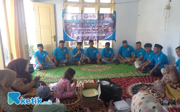 Foto Sekjen PJS saat memberikan sambutan di acara santunan anak yatim (Foto: Mat Jusi/Ketik.co.id)