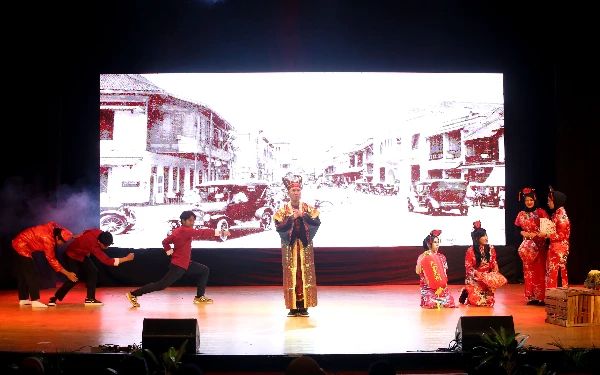 Foto Penampilan mereka menggambarkan sejarah mengenai Kota Lama Surabaya. (Foto: Humas Pemkot Surabaya)