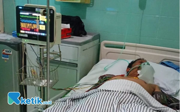 Foto Salah satu awak media Blitar yang mengalami musibah sakit stroke, Jumat (6/9/2024). (Foto: Favan/ketik.co.id)