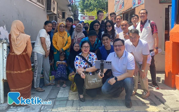 Foto Foto bersama para orang tua murid dari TK Siswa Tama. (Foto: Aprilia Febry/Ketik.co.id)