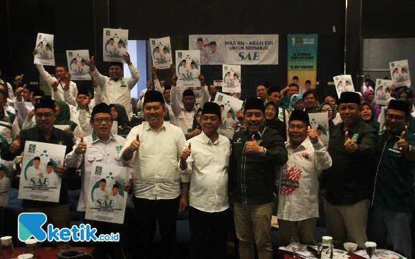 Foto Pasangan SAE (Mas Iin-Abah Edy) bersama Fraksi PKB DPRD Sidoarjo solid dan siap memenangi Pilkada Sidoarjo 2024. (Foto: Fathur Roziq/Ketik.co.id)