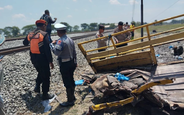 Thumbnail KAI Daop 7 Madiun Ingatkan Masyarakat Berhati-hati Ketika Lewat Perlintasan Sebidang