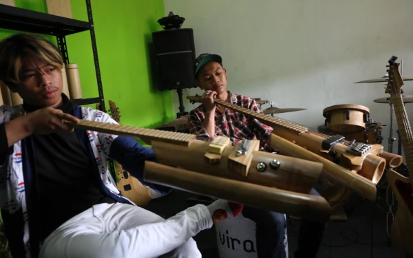 Foto Alat musik yang terbuat dari bambu. (Foto: BRI)