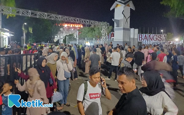 Foto Masyarakat Aceh membludak datang dipembukaan PON XXI 2024 Aceh-Sumut di Stadion Harapan Bangsa, Senin, 9 September 2024. (Foto: Khaesar/Ketik.co.id)