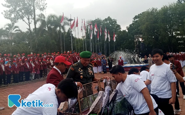 Pelepasan Ribuan Burung Tandai Pembukaan Pesmaba Gen 24 UMM