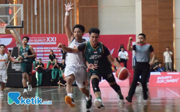 Foto Tim Basket Putra kalah atas DKI Jakarta 62-57, Selasa, 10 September 2024. (Foto: Khaesar/Ketik.co.id)