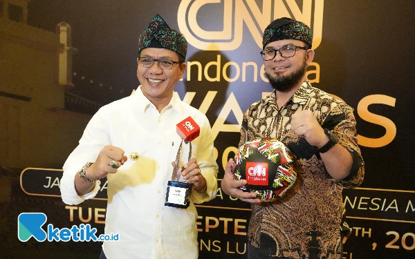 Thumbnail Gelontorkan Insentif Guru Ngaji Rp 109 Miliar, Bupati Bandung Raih CNN Award