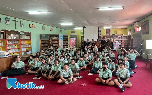 Foto Program Museum Keliling yang diselenggarakan oleh Disdikbud Kota Malang untuk mengenalkan koleksi Museum Mpu Purwa. (Foto: Lutfia/Ketik.co.id)