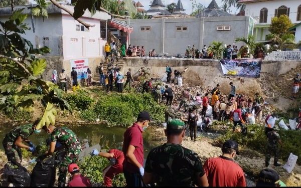 Foto Kompaknya banyak pihak yang terlibat dalam aksi mulia ini ( foto : Fadel for KETIK.co.id )