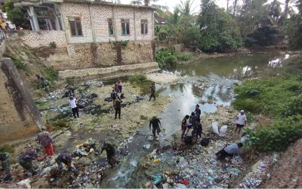 Foto Sungai di Lembung Barat yang  jadi lokasi aksi WCD