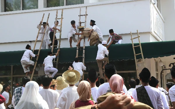 Foto Aksi teatrikal perjuangan para pahlawan mempertahankan kemerdekaan. (Foto: Humas Pemkot Surabaya)