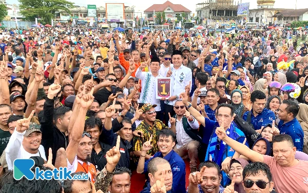 Foto Deklarasi paslon SARan di Lapangan Persada, Blangpidie, Abdya, Senin, 23 September 2024. (Foto: Cutbang Ampon/Ketik.co.id)