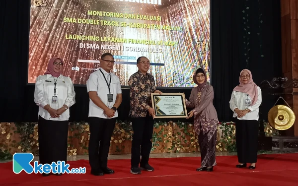 Thumbnail Perdana! Program Double Track SMAN 1 Gondanglegi Luncurkan Layanan DT PLUSK untuk Alumni