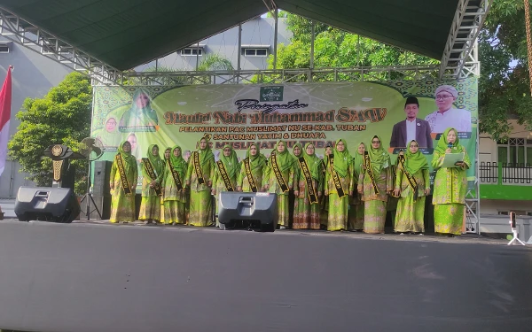 Foto PC Muslimat NU Kabupaten Tuban saat Melantik pengurus PAC di GOR Rangga Jaya Anoraga (28/09/2024)(Foto Ahmad Istihar/Ketik.co.id)