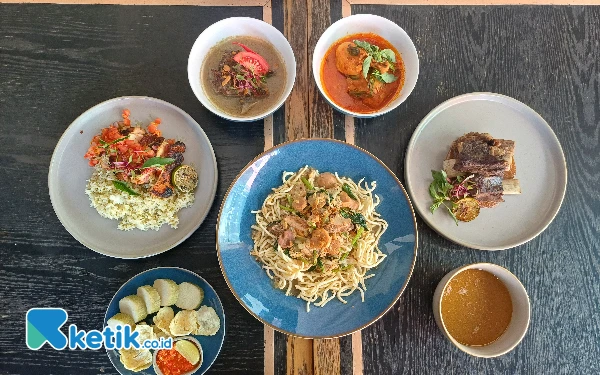 Foto Makanan khas Sulawesi yang otentik menjadi daya tarik tersendiri, Rabu, 2 Oktober 2024. (Foto: Khaesar/Ketik.co.id)