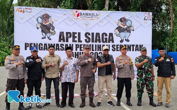 Foto Foto bersama para tamu undangan dari berbagi perwakilan usai apel siaga (Foto Mursal Bahtiar)