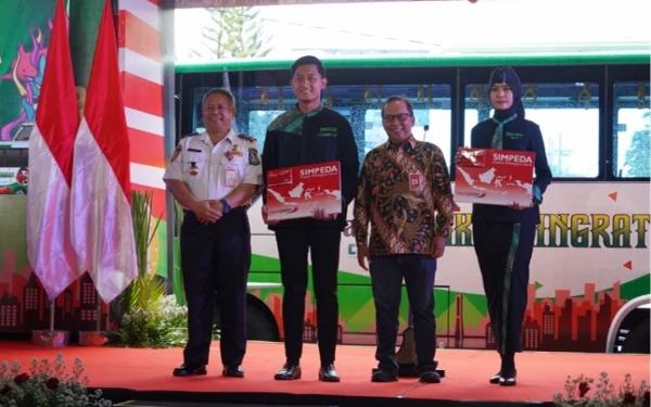 Thumbnail Keren! Bank Jatim Beri Kemudahan Layanan Perbankan pada Pegawai dan Pengguna Trans Jatim