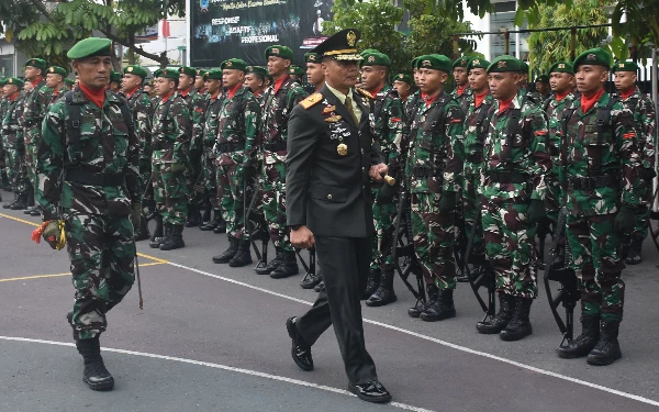 Foto Dalam konteks Pilkada serentak, Danrem 072/Pamungkas mengingatkan pentingnya menjaga netralitas TNI. Termasuk dalam penggunaan media sosial. (Foto: Penrem 072/Ketik.co.id)