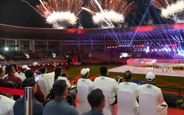 Foto Pembukaan Pekan Paralimpiade Nasional (PEPARNAS) XVII Solo 2024, Minggu (6/10/2004) malam. (Foto: Dok. Kemenpora)