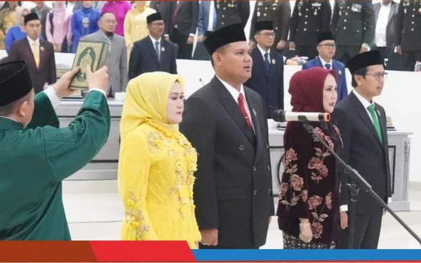 Thumbnail 4 Pimpinan DPRD Cianjur resmi ditetapkan. Mereka adalah Ir. Hj. Metty Triantika, MT (Ketua), Ganjar Ramadhan, S.Pd (Wakil Ketua), Susilawati, SH, MKP (Wakil Ketua), dan Lepi Ali Firmansyah, S.Pd, MP (Wakil Ketua) (07/10/24) (Foto: Prokopim Cianjur)