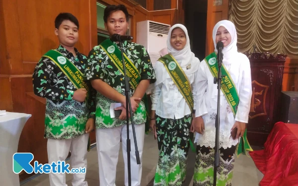 Foto Pangeran dan Putri Lingkungan tahun 2023 sebagai pembawa acara. (foto : Sutejo / ketik.co.id)