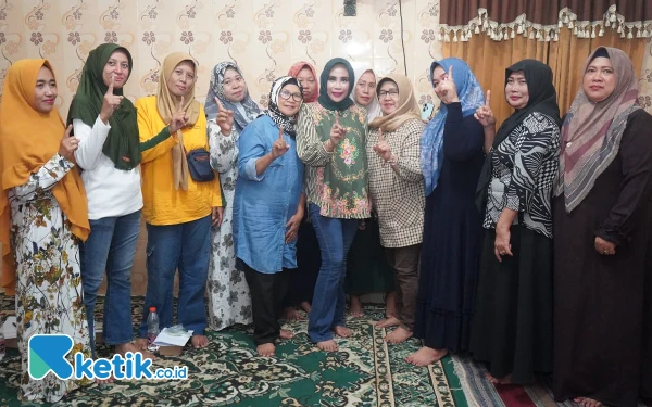 Cawabup Sidoarjo Mimik Idayana Temui Emak-Emak di Pagerwojo, Dicurhati Cara Buka Usaha