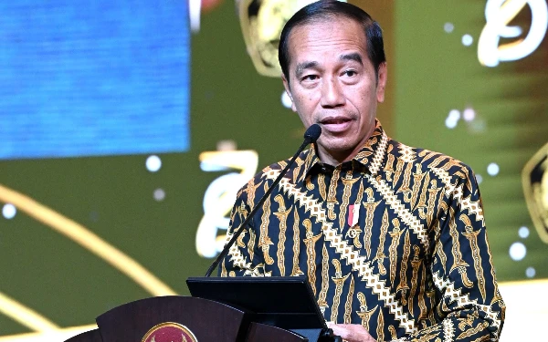 Thumbnail Jokowi Apresiasi Kementerian ESDM Soal Pembangunan 108 Smelter