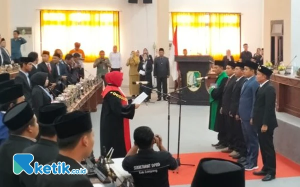 Thumbnail Pimpinan DPRD Kabupaten Sampang Masa Jabatan 2024-2029 Dilantik, Ini Komposisinya