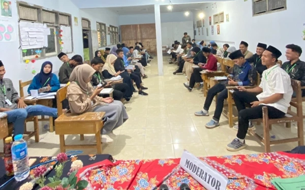 Foto Forum diskusi yang jadi tradisi ilmiah di HMI  ( foto : Ach. Suni )