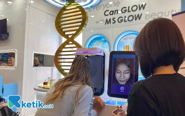 Foto Skin Analyzer di booth MS Glow Beauty. (Foto: Shinta Miranda/Ketik.co.id)