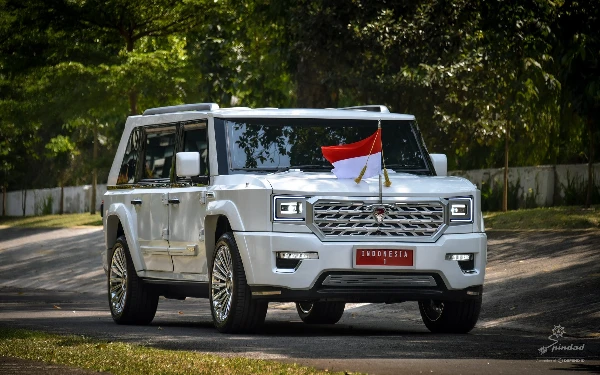 Thumbnail Berita - Digunakan Prabowo Setelah Ucapkan Sumpah Jabatan, Ini Spesifikasi Mobil MV3 Garuda Limousine