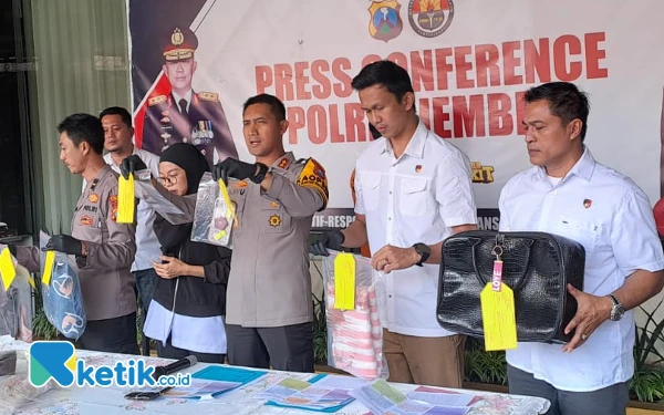 Foto Konferensi pers ungkap kasus penemuan jasad perempuan dan bayi di kamar kos Jember (Rabu, 23 Oktober 2024) (Foto: Fenna/Ketik.co.id)