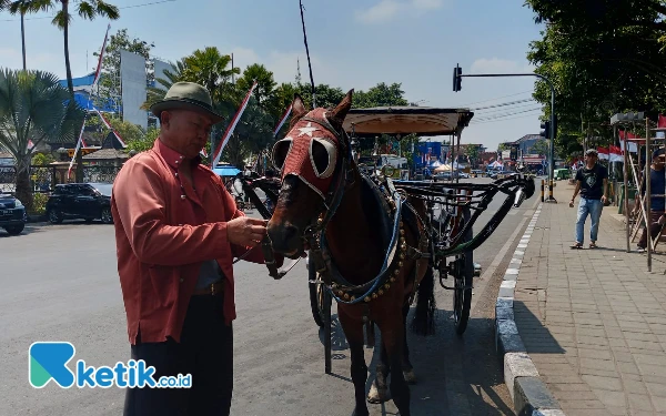 Thumbnail Berita - Paguyuban Kusir Dokar Wisata Nyatakan Dukungan ke Paslon Nurochman- Heli