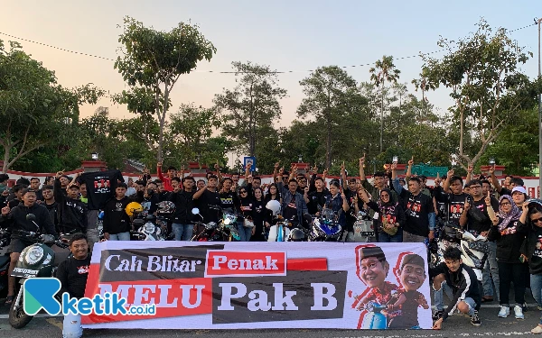 Thumbnail Ratusan Pemuda Kota Blitar Ikut Riding Sore Bareng Paslon Bambang-Bayu