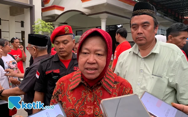 Foto Tri Rimaharini saat memberikan keterangan kepada wartawan, Minggu 27 Oktober 2024. (Foto: Favan/ketik.co.id)