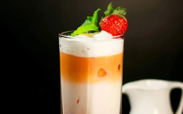 Thumbnail Nikmati Sensasi Manis dan Segar dari Strawberry Thai Tea