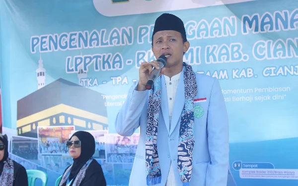 Foto Ketua BKPRMI Kabupaten Cianjur Dadang Sugianto saat memberikan sambutan (Foto: Fauzi for Ketik.co.id)