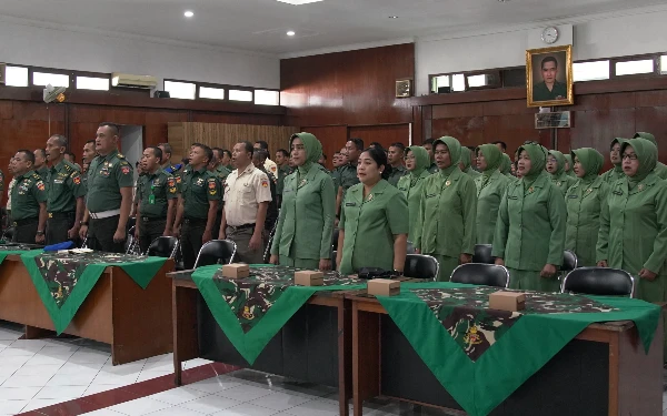 Foto Sebagian peserta penyuluhan hukum bagi Prajurit, PNS dan Persit dengan narasumber dari Kumdam IV/Diponegoro. (Foto: Penrem 072/Pamungkas / Ketik.co.id)