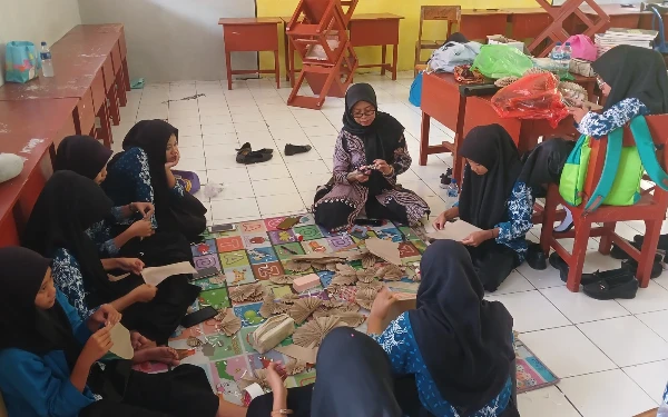 Foto SMA Negeri 1 Muncar berkomitmen untuk terus mendukung pengembangan karakter dan identitas siswa yang inklusif dan berwawasan global. (Foto: Agus Sunyoto/ SMAN 1 Muncar)