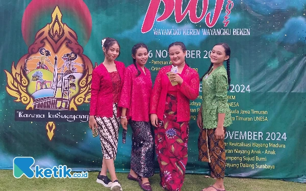 Foto Aisyah, adik Alif penyinden cilik ketika ditemui seusai tampil di Pekan Wayang Jawa Timur, Jumat, 8 November 2024 (Foto: Fatimah/Ketik.co.id)