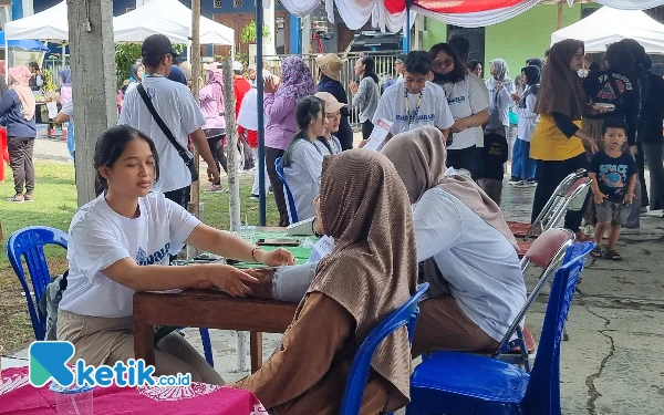 Foto Cek pemeriksaan kesehatan dilaksanakan Karang Taruna GKP bekerjasama dengan Puskesmas Sedayu 2. (Foto: Fajar Rianto / Ketik.co.id)