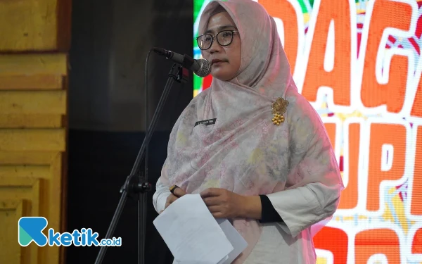 Foto Kepala DP3AP2KB Lia Nurmalia Mahatma memberikan sambutan