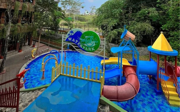 Foto Waterpark yang ada di NK Cafe Malang. (Foto: NK Cafe Malang)