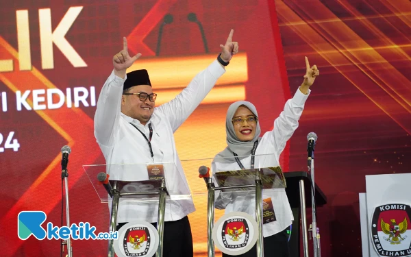 Thumbnail Berita - Survei Indikator, Pasangan Mas Dhito-Mbak Dewi Unggul dalam Debat Publik Pilkada Kediri 2024