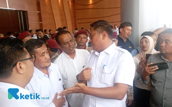 Thumbnail Berita - Genjot Suara Cagub Jateng Ahmad Luthfi-Taj Yasin, Gerindra Janjikan 10 Unit N-Max untuk Saksi TPS Suara Terbanyak di Pemalang