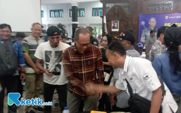 Foto Pjs Bupati Pemalang Agung Hariyadi Berpamitan dengan insan media (foto: Salmet/ketik.co.id)