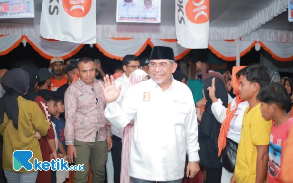 Foto Dr. Muhammad Kasuba Calon Gubernur Maluku Utara yang hadir sebagai Juru Kampanye Bassam-Helmi (Foto Mursal Bahtiar)